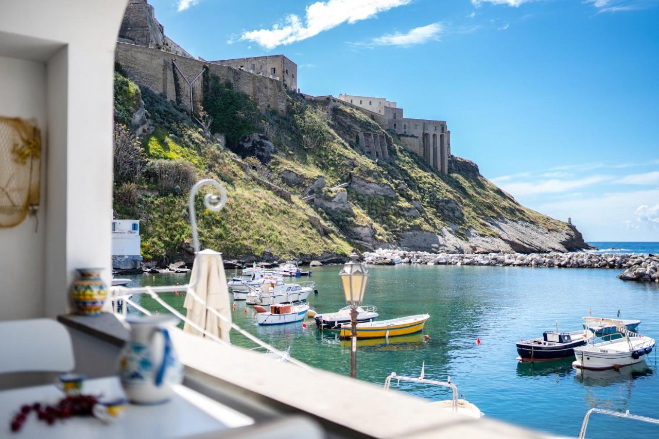 Casa Cinzia in Marina di Corricella Villa Procida Esterno foto